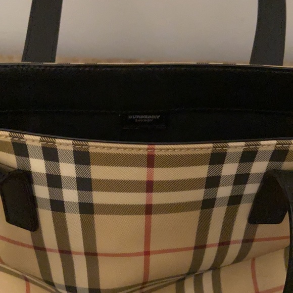 SALE❤️ NWOT Burberry Bucket Bag Shoulder Purse - Picture 5 of 7